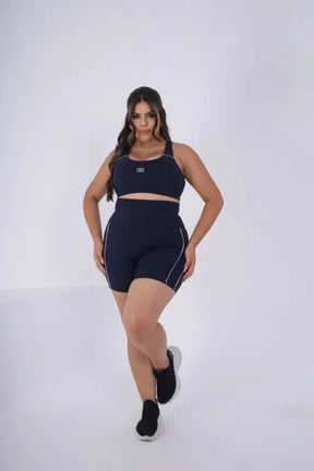 Conjunto de top com shorts cós alto com friso plus size