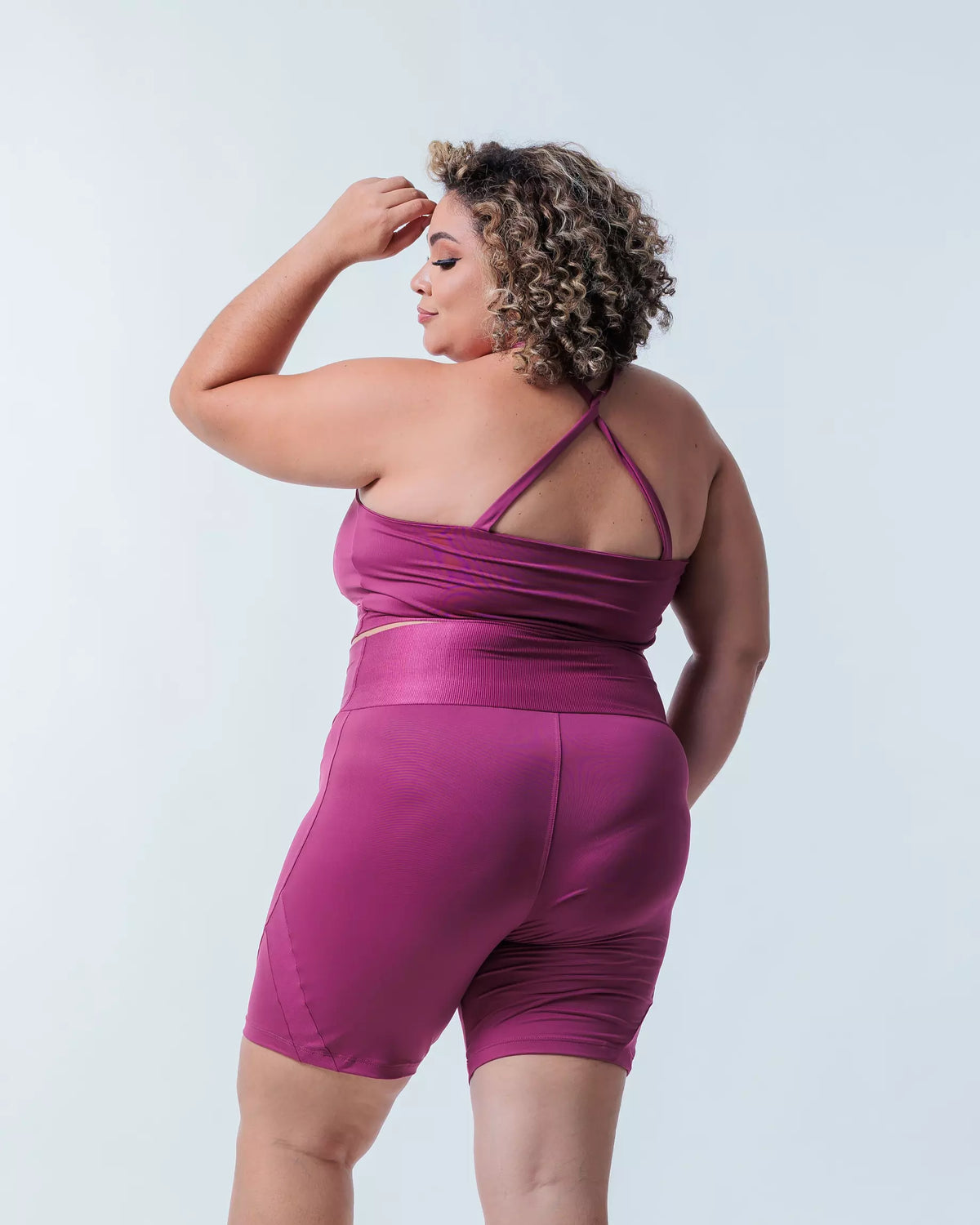 Conjuntinho plus size cintura alta com top trançado canelado