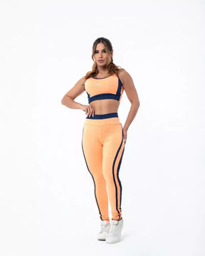 Conjunto de cropped com alça resistente e calça básica